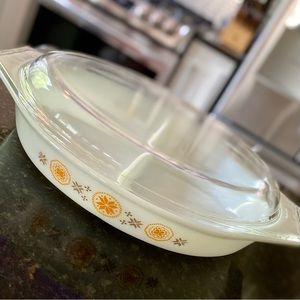 Pyrex “Town and Country” Vintage divided 1.5qt casserole dish